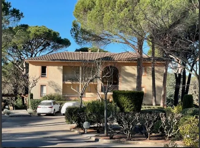 95m2 Nouveau Golf Apartman *